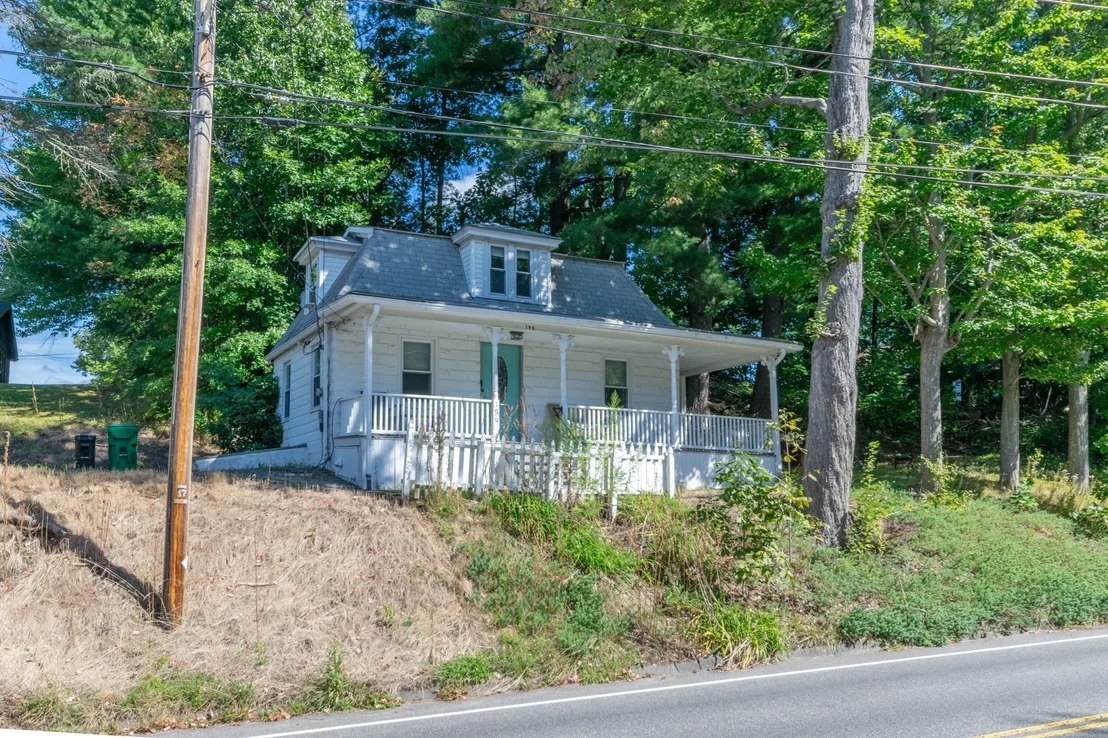 Photo of 196 Pendleton Ave