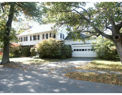 Photo of 61 Lincoln Cir