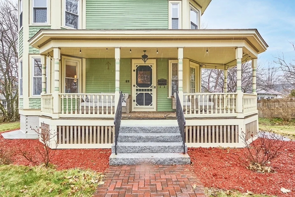 Photo of 82 Washington St
