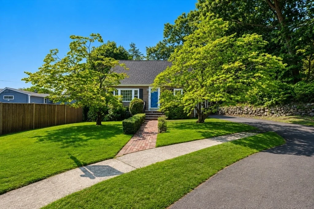 Photo of 10 Curtis Cir