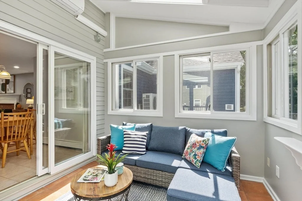 Photo of 10 John Swift Rd