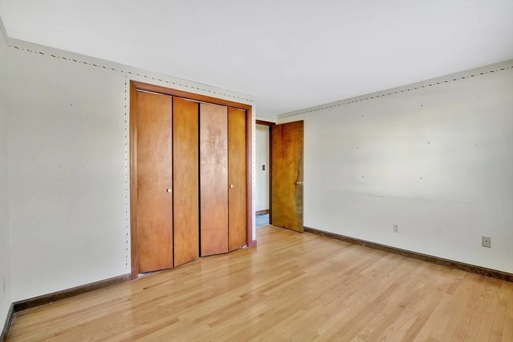 Photo of 17 Labelle Cir