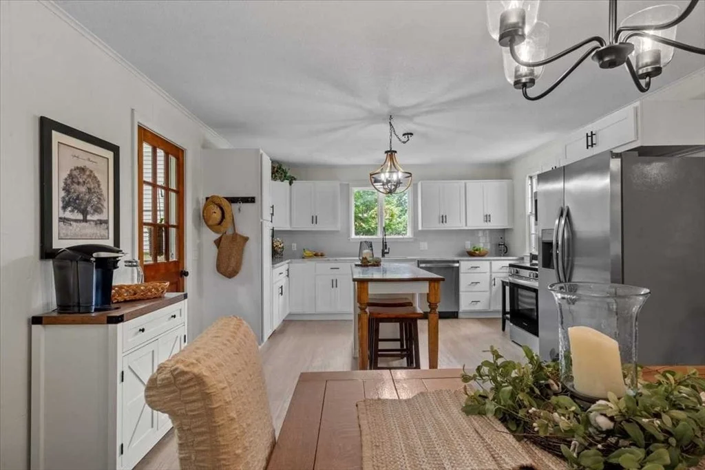Photo of 822 Hardwick Rd