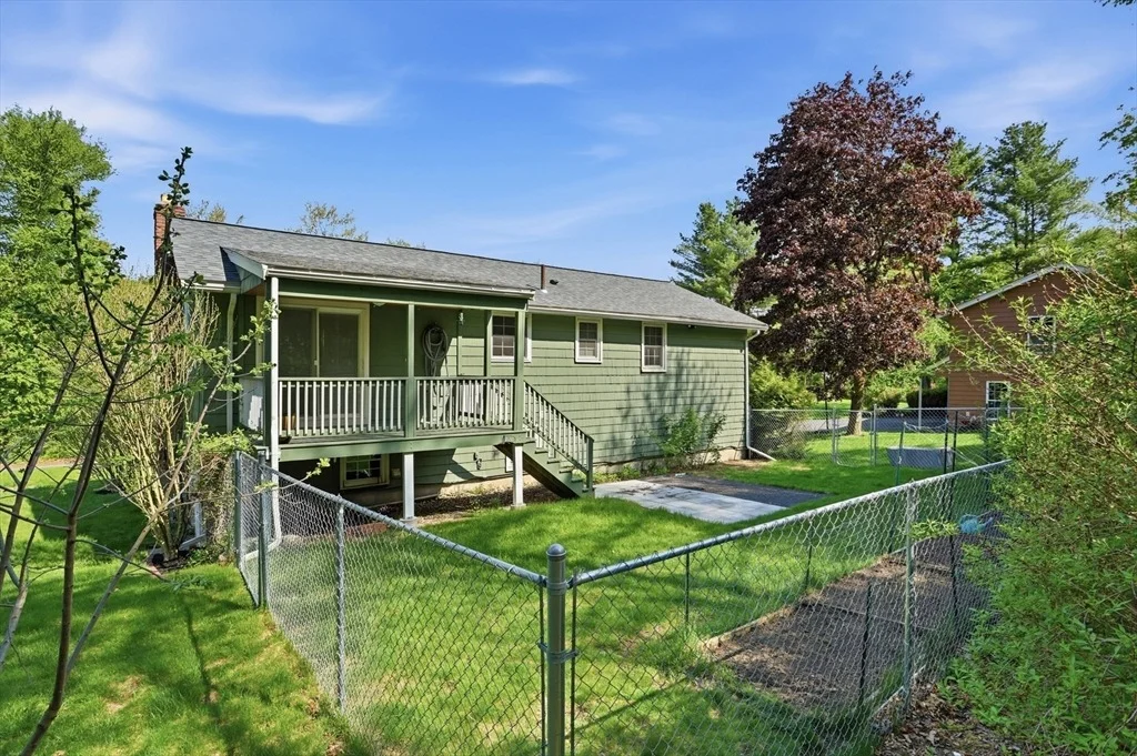 Photo of 33 Simon Willard Rd