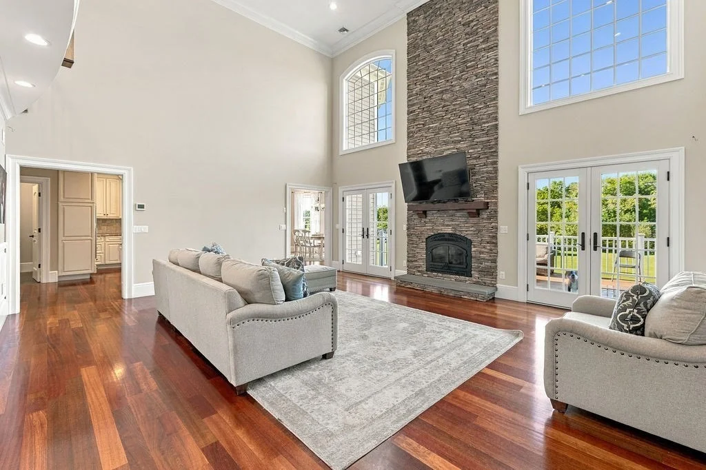 Photo of 857 Main St
