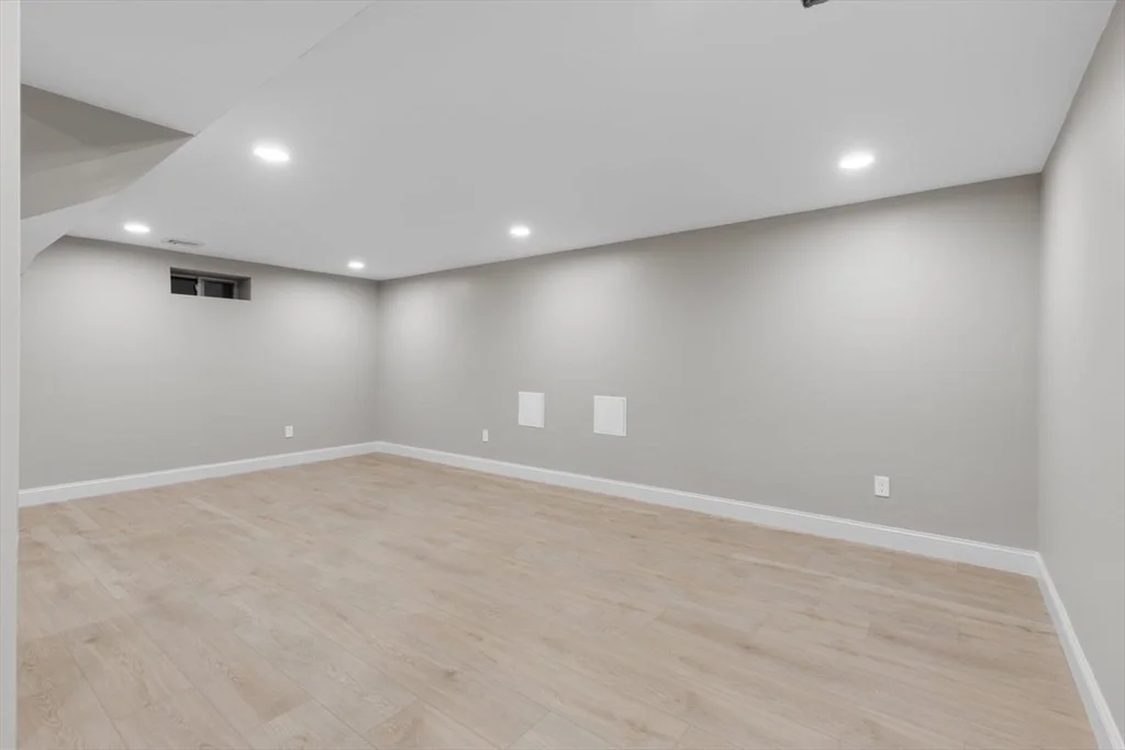Photo of 12 Brookside Ln