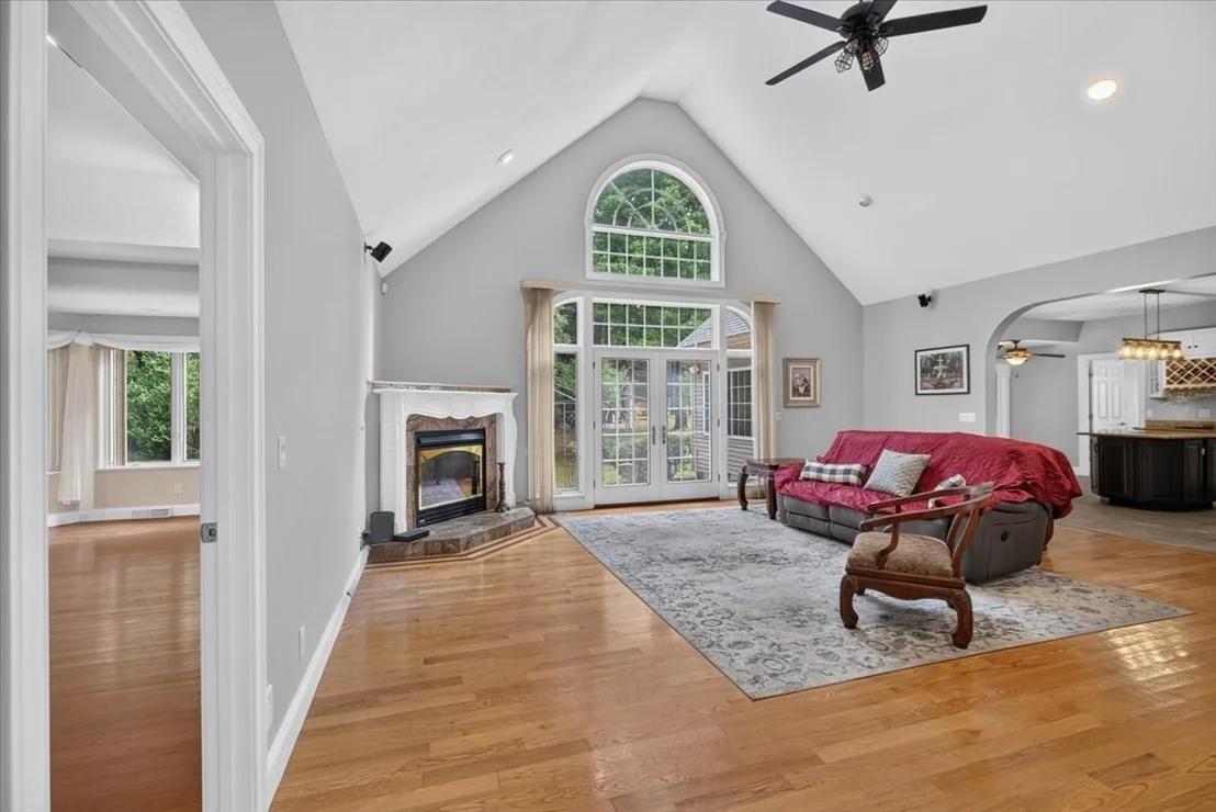 Photo of 31 Hillcrest Cir