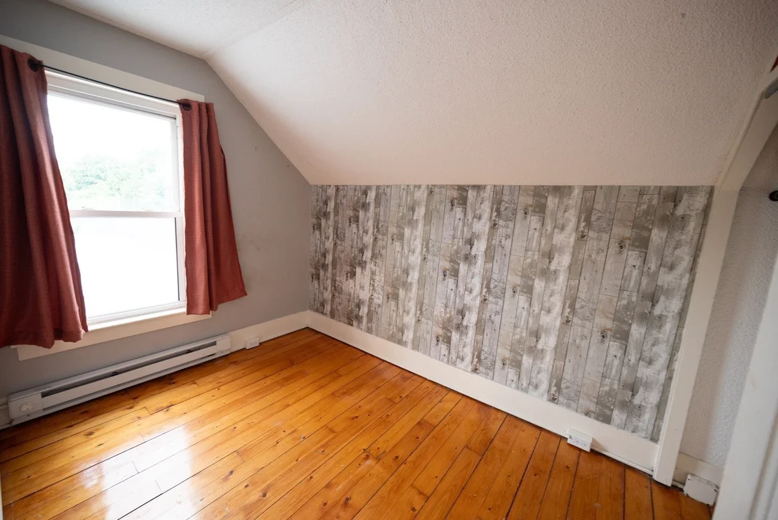 Photo of 119 Everett Ave