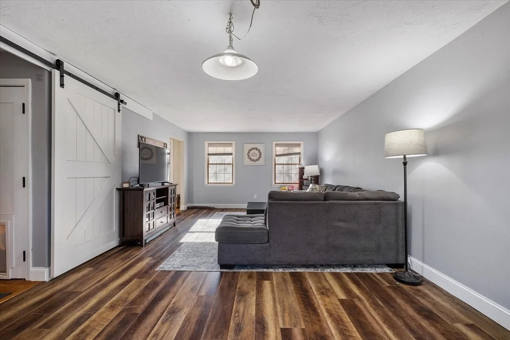 Photo of 75 Klebart Ave