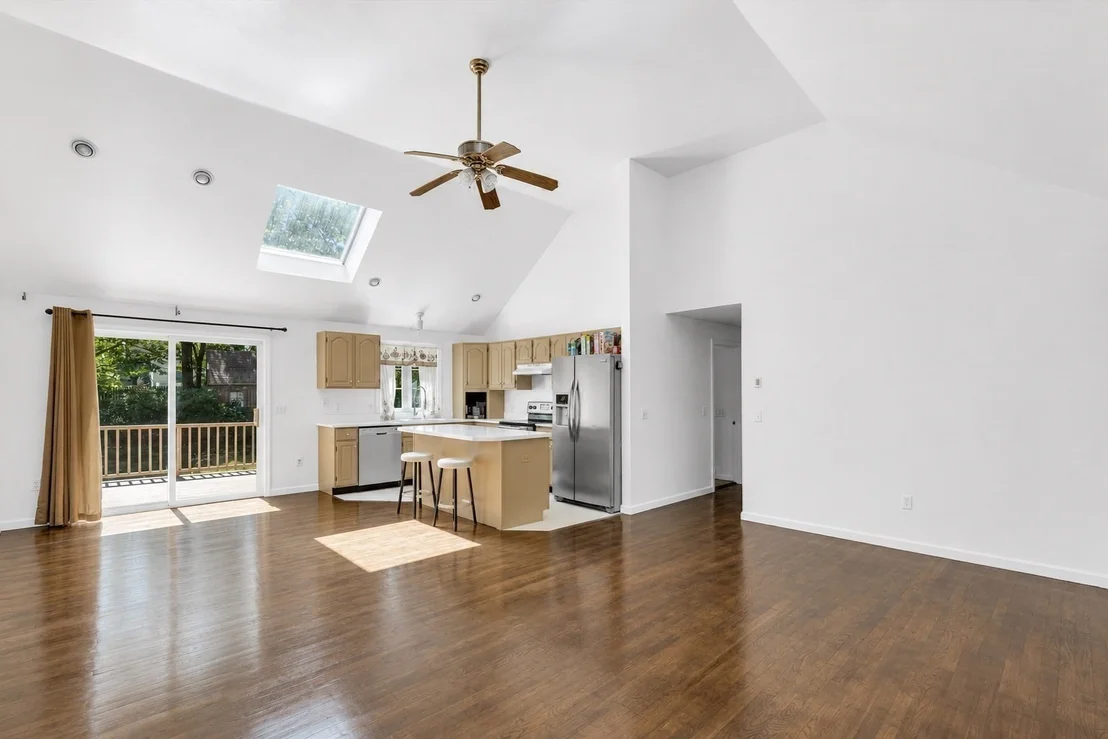 Photo of 36 Helmsman Dr