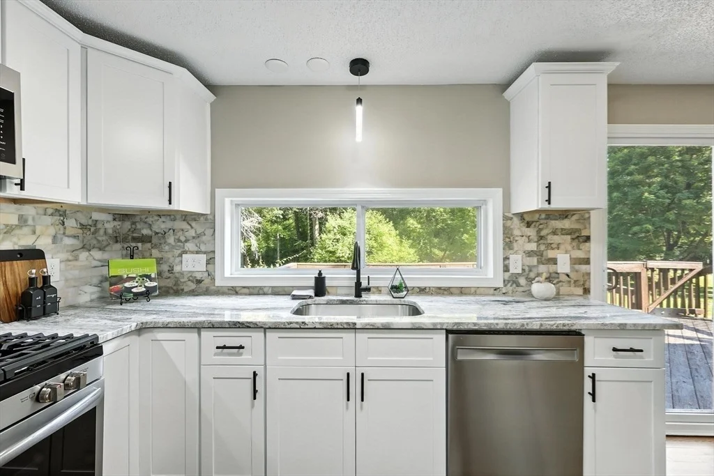Photo of 908 Tinkham Road