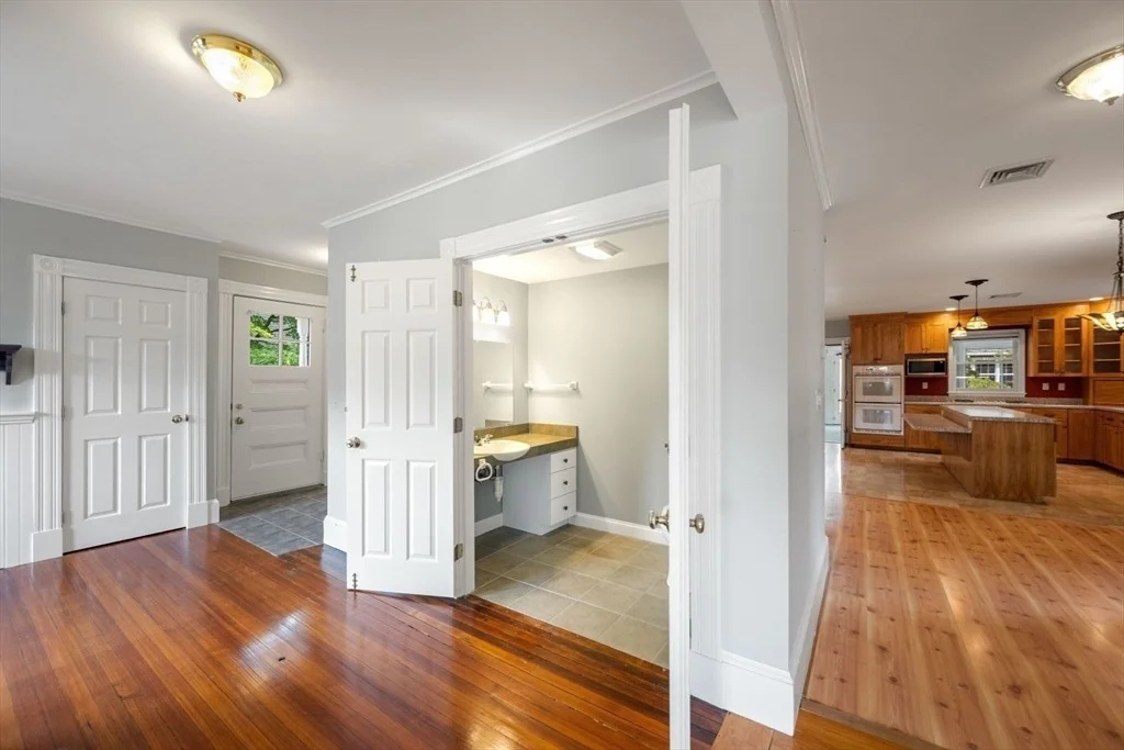 Photo of 719 Webster St