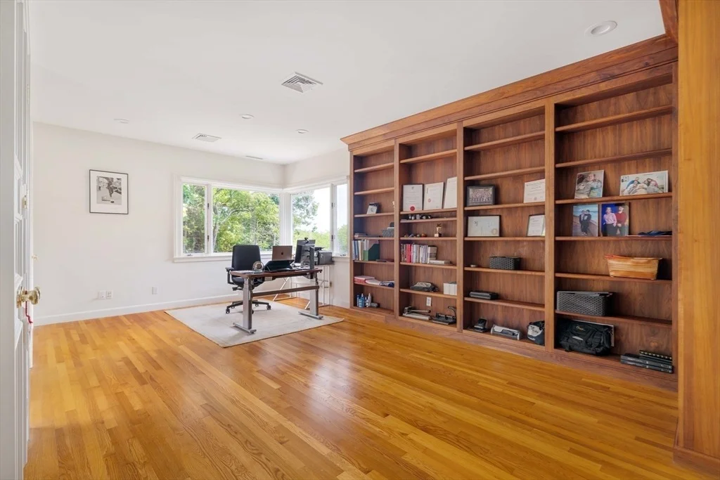 Photo of 100 Westcliff Rd