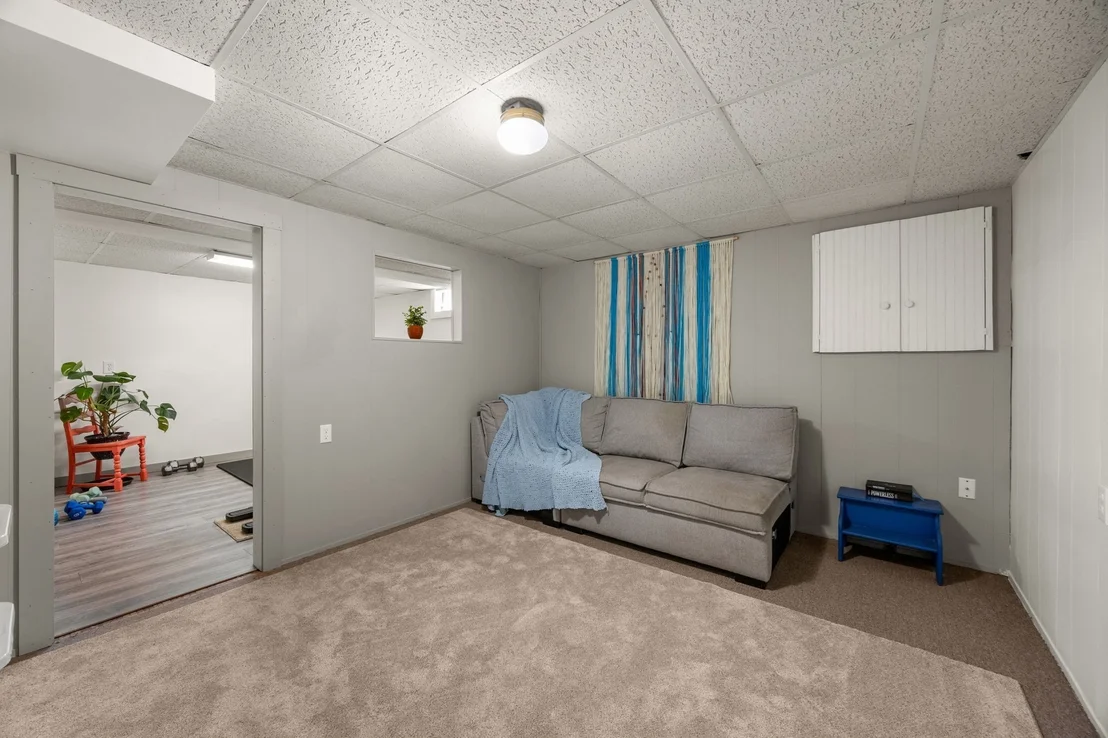 Photo of 34 Commodore Ln
