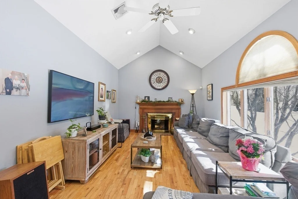 Photo of 194 Sanborn Lane