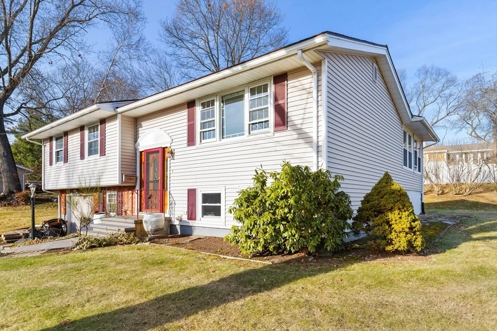 Photo of 10 Paulette Dr