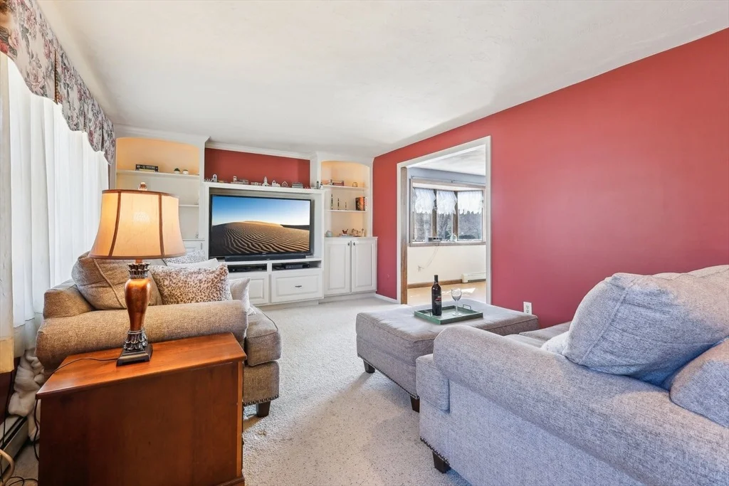 Photo of 6 Waterview Dr