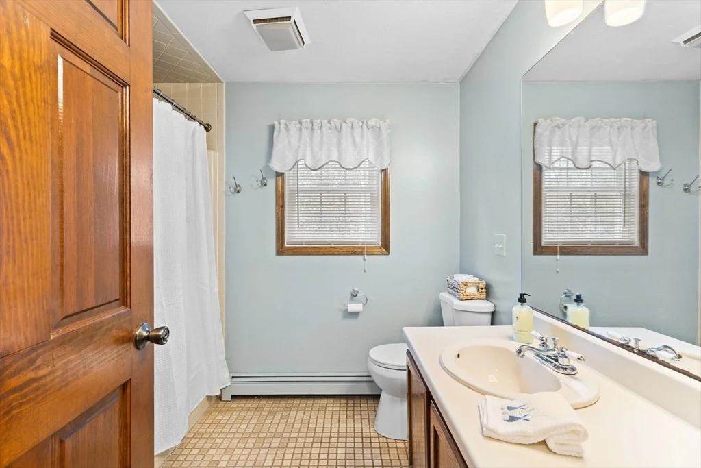 Photo of 38 Westwind Cir