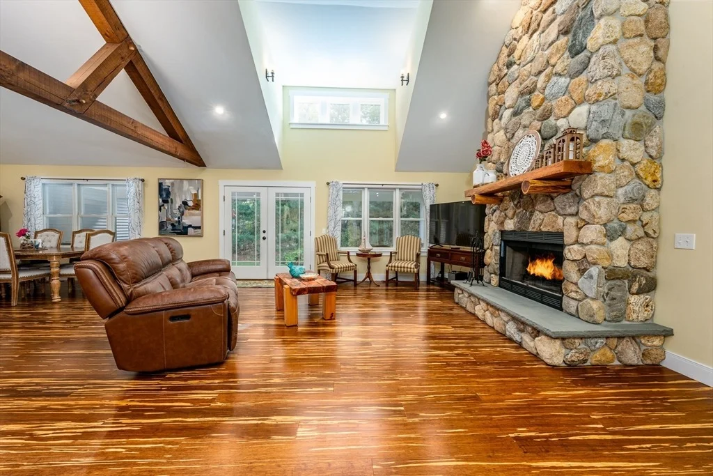 Photo of 265 Cotuit Rd
