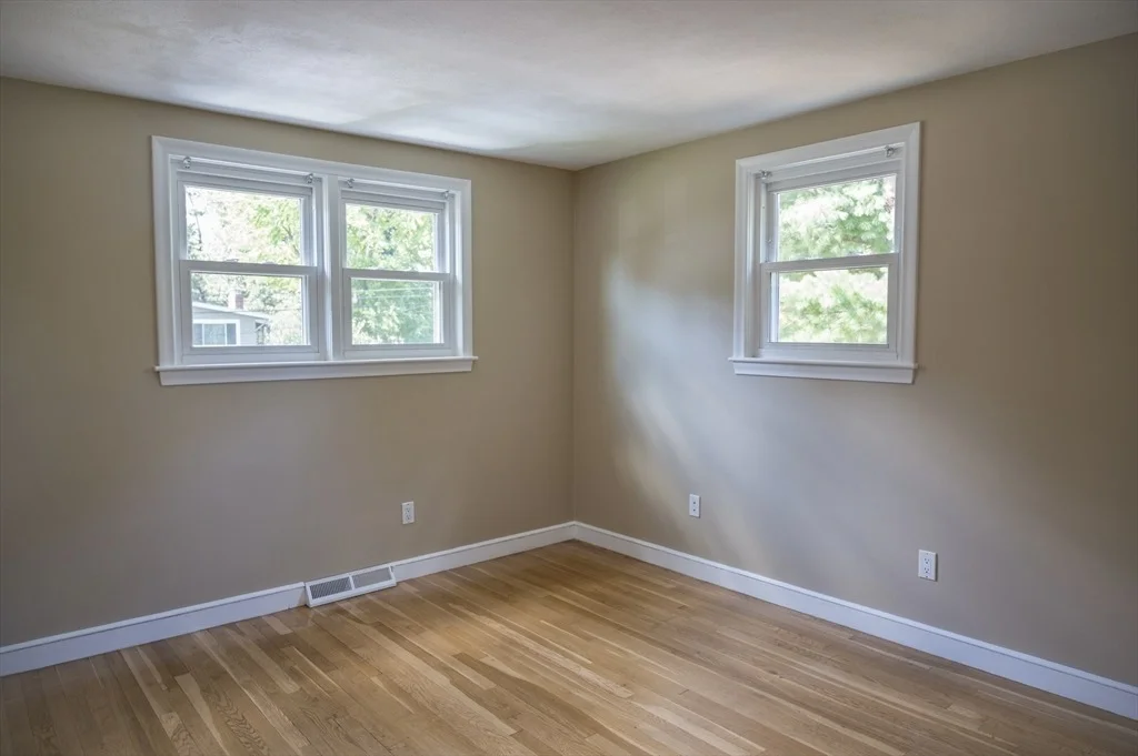 Photo of 21 Debra Ln