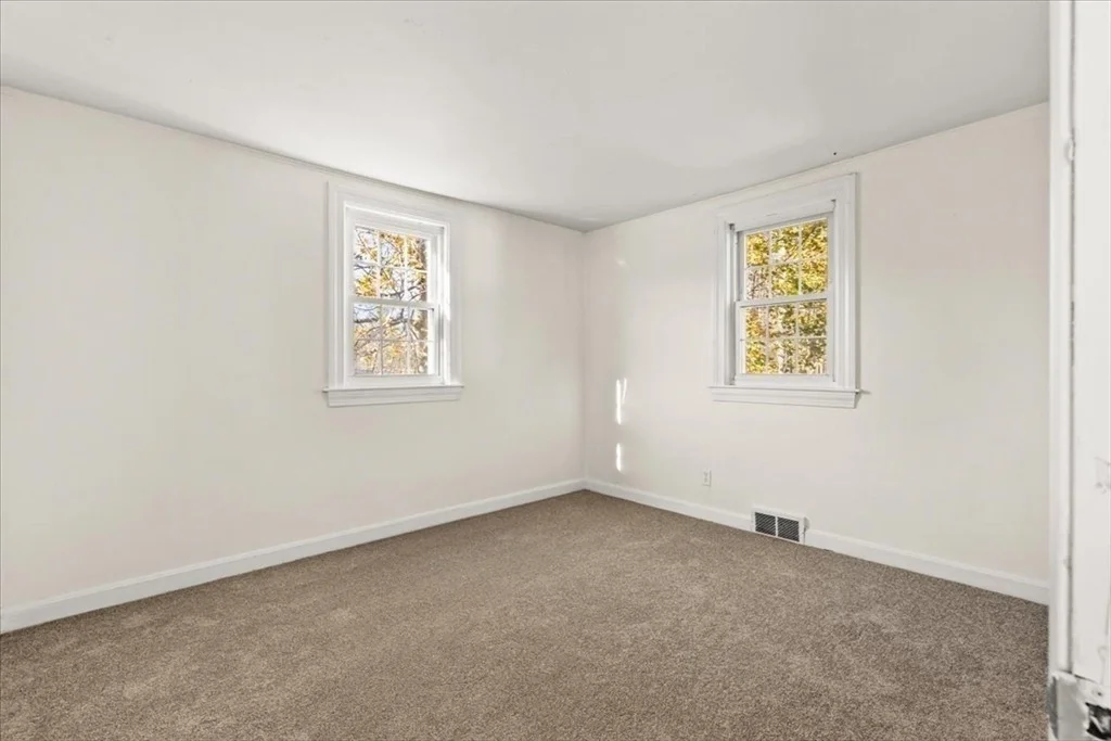 Photo of 922 Centre St