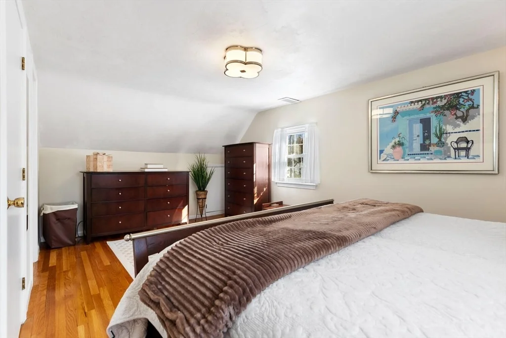 Photo of 77 Bicknell Rd