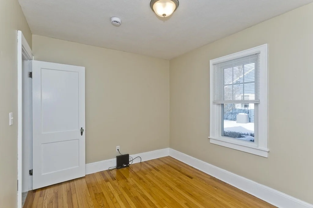 Photo of 85 Edgewater Rd