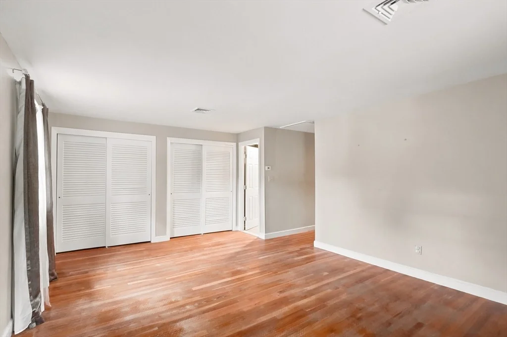 Photo of 52 Lanewood Ave