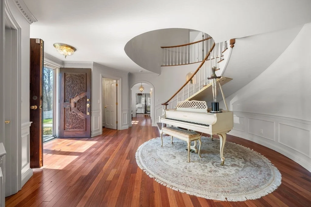 Photo of 286 Mayflower Cir