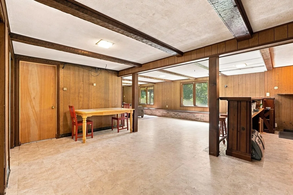 Photo of 261 Bay Road