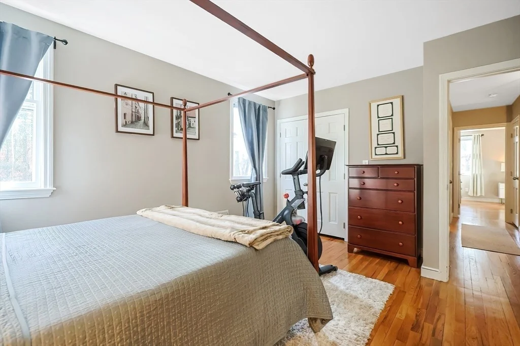 Photo of 8 Chickering Ln