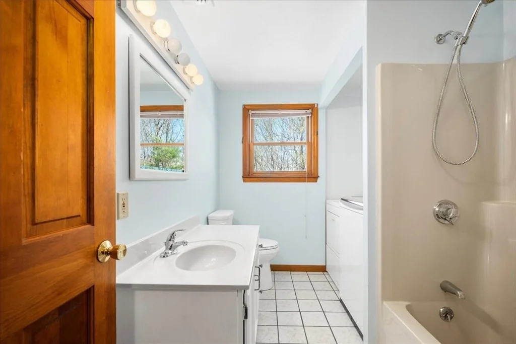 Photo of 25 Collier Cir
