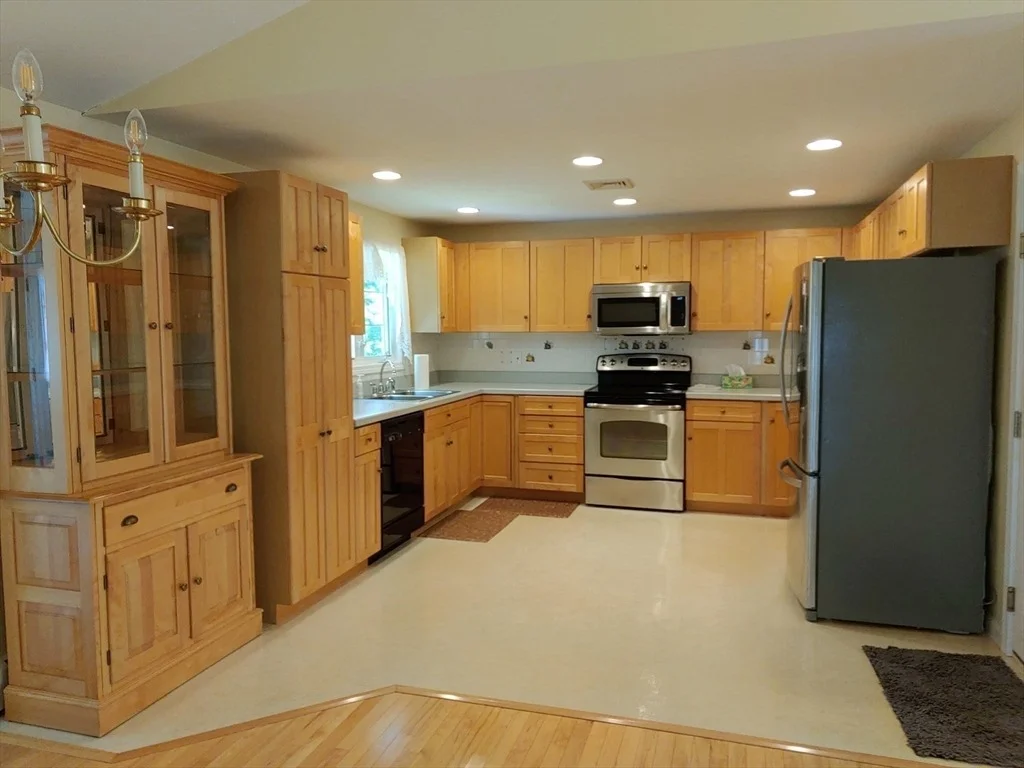 Photo of 4 Deerfield Cir