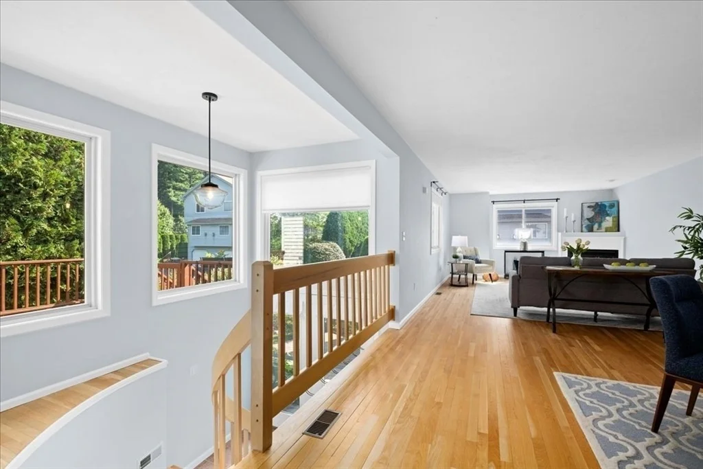 Photo of Unit 38C at 343 Captain Eames Cir