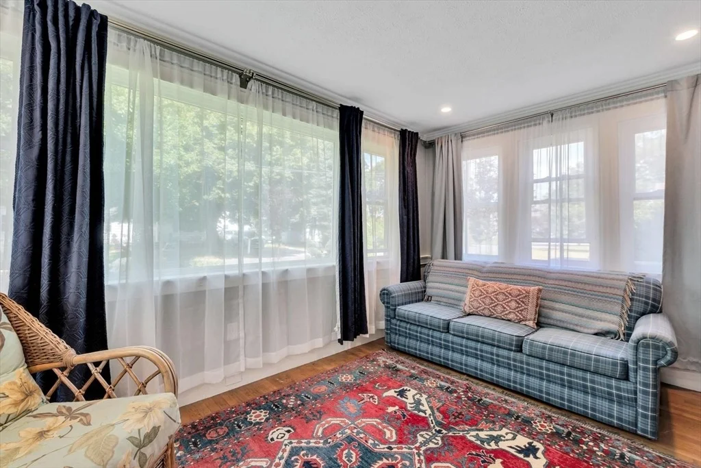 Photo of 44 Maple Avenue