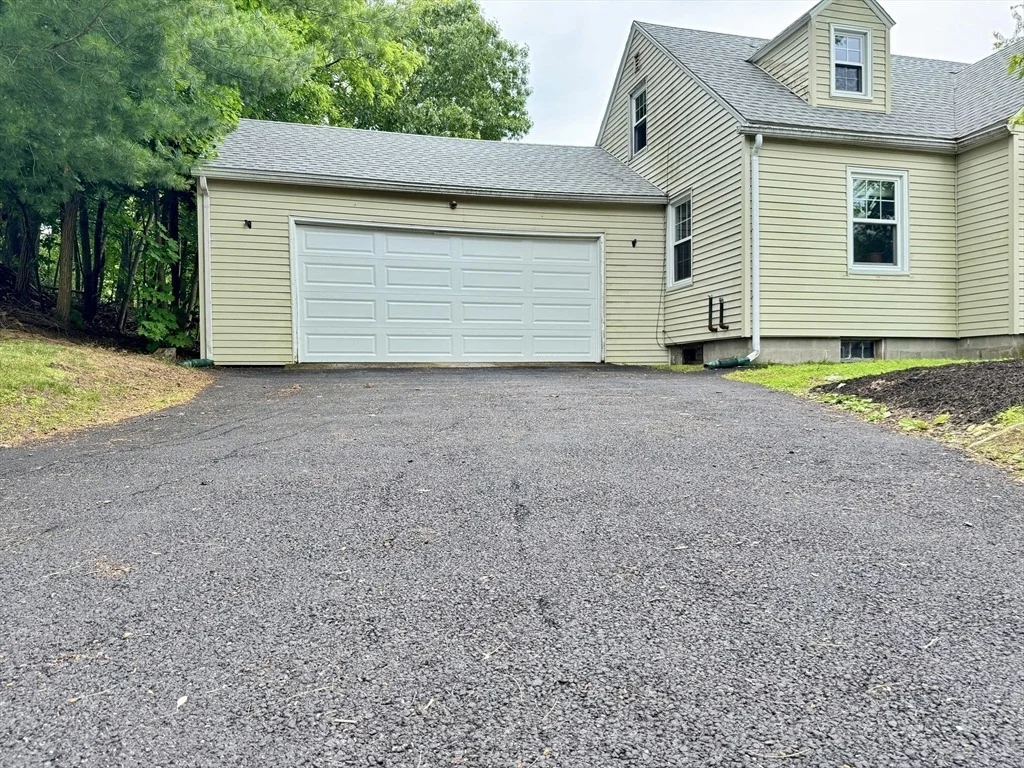 Photo of 169 Beauchamp Ter
