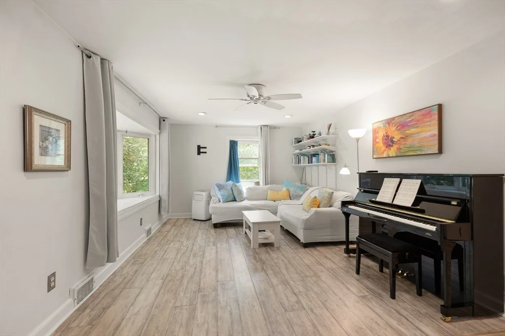 Photo of 7 Marie Ave