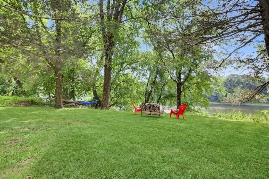 Photo of 293 Meadow Rd