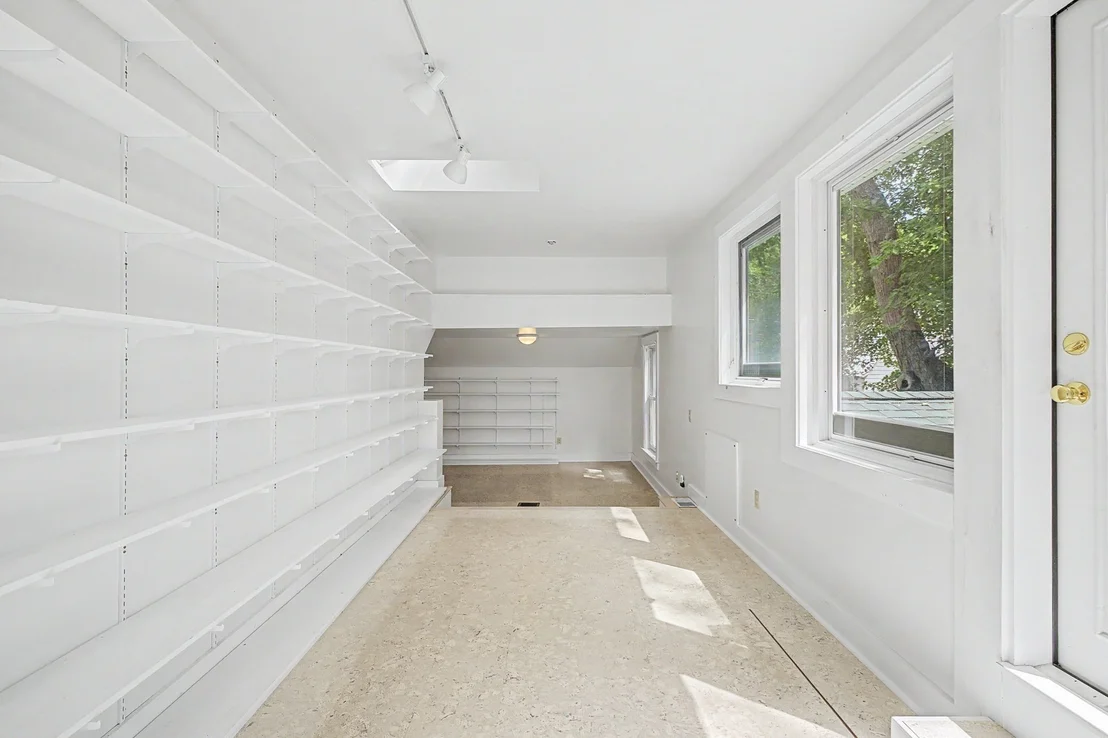 Photo of 293 Meadow Rd