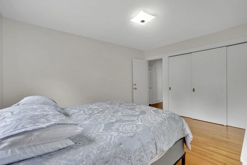 Photo of 76 Roosevelt Ave