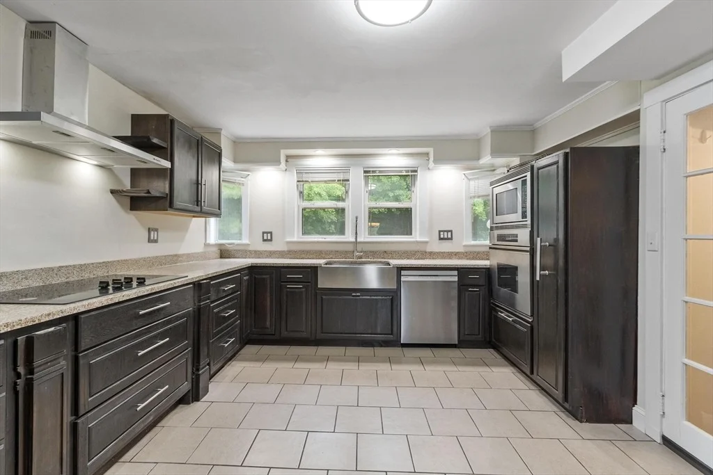 Photo of 101 Starrett Ave