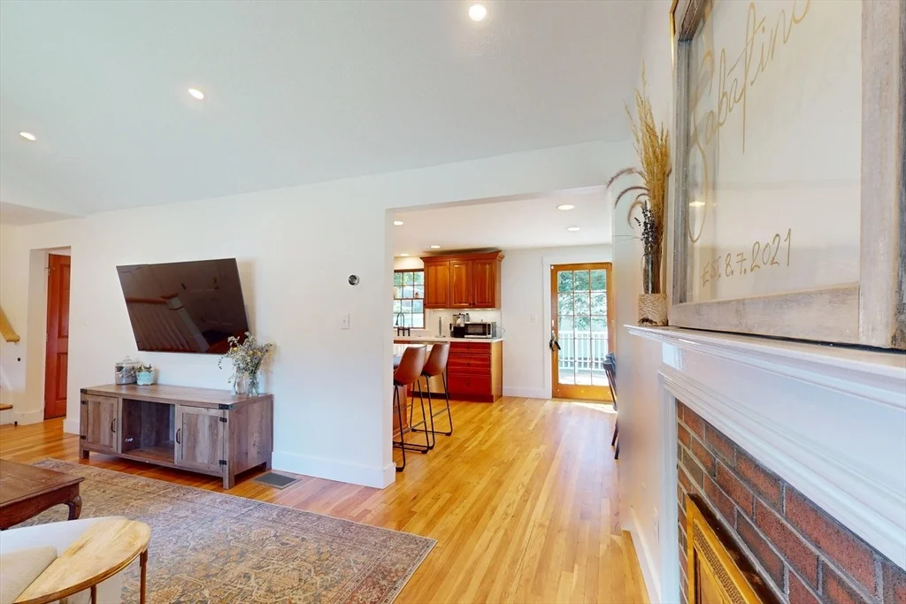Photo of 10 Glen Cir