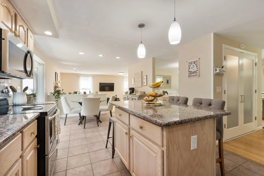 Photo of 1 Laurelwoods Dr