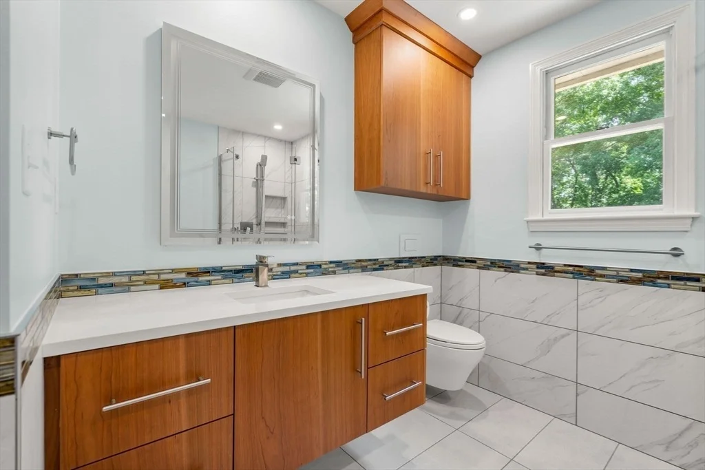 Photo of 18 Equestrian Dr