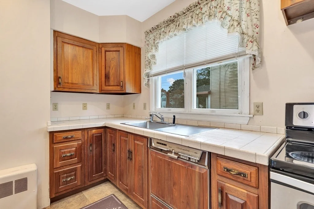 Photo of 72 Hillside Ave