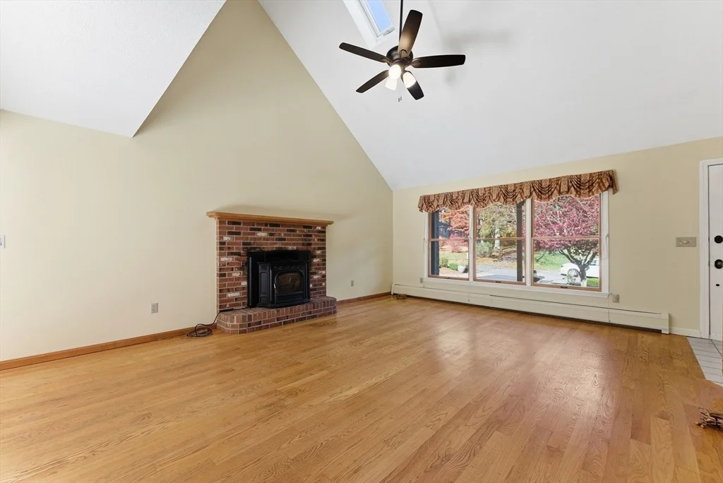 Photo of 6 Emily Ln