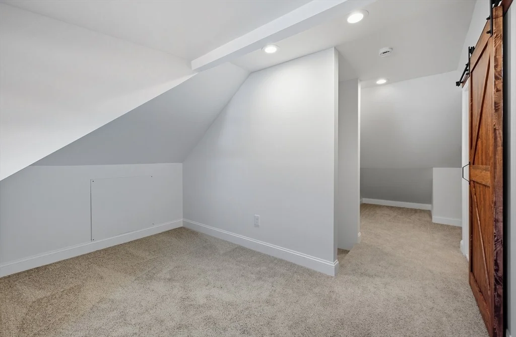 Photo of 10 Mission Pl