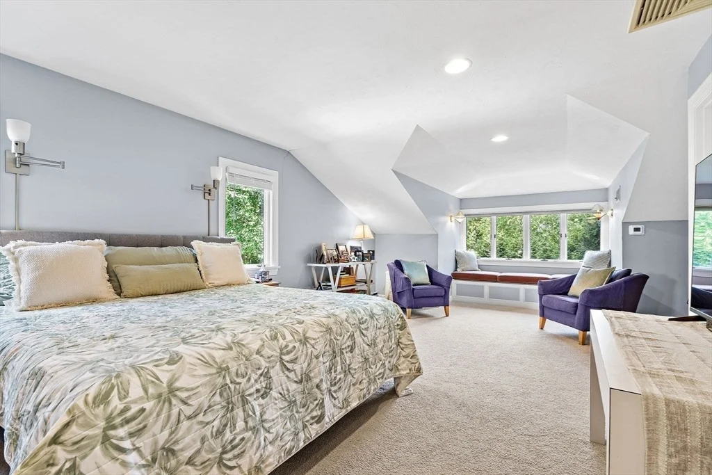 Photo of 145 Meadowbrook Rd