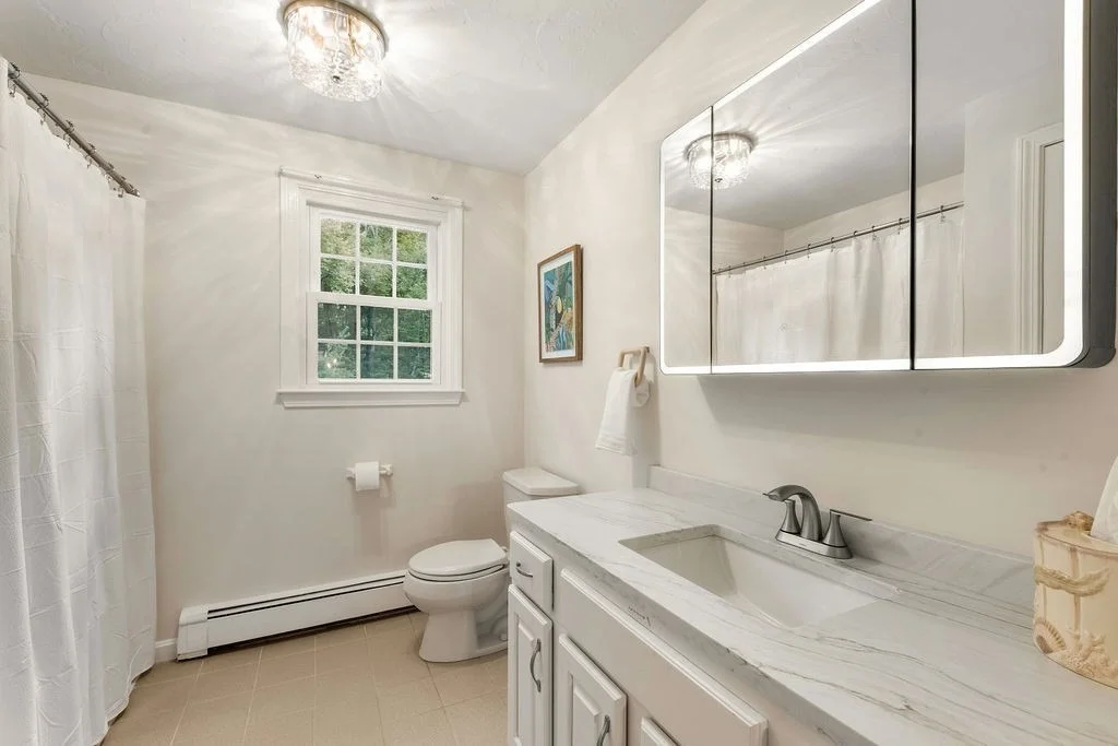 Photo of 18 Fredric Ln