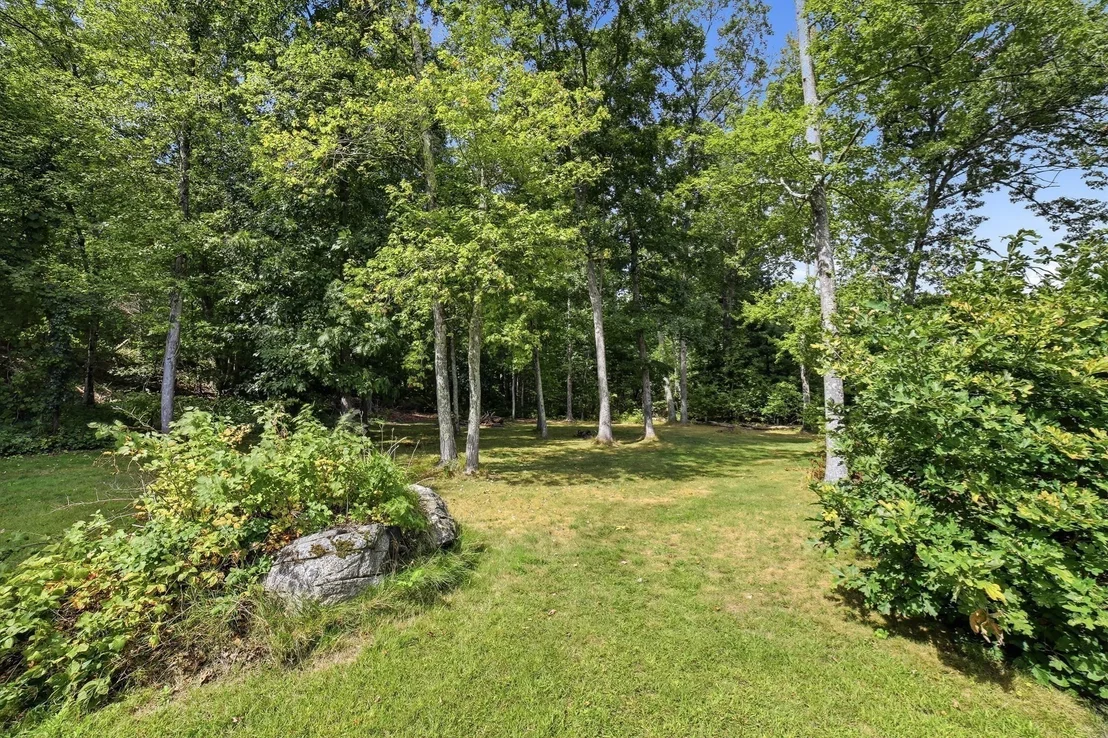 Photo of 425 River Road